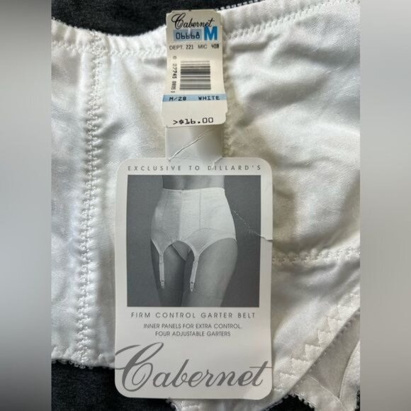 Vintage Cabernet Firm Control Garter Belt – Made in USA (M) - Picture 3 of 5
